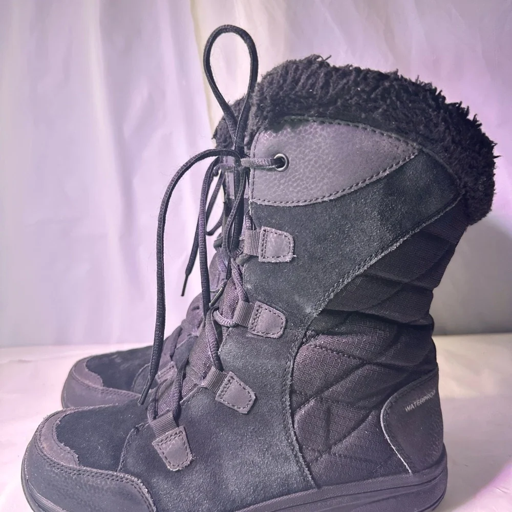 Columbia Women's Black and Gray Winter Boots